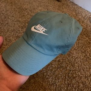 Nike Heritage86 hat (dad hat)